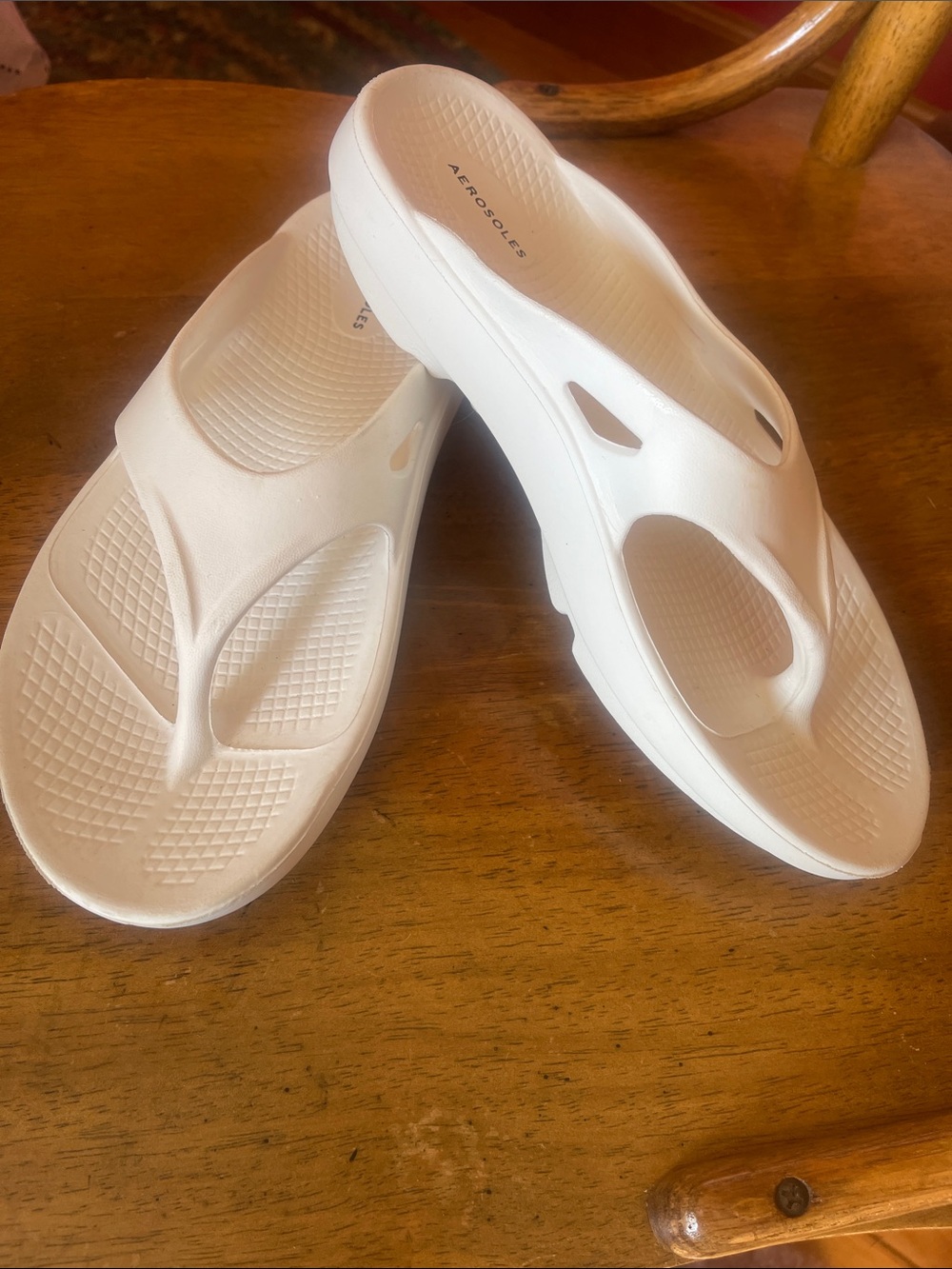 AEROSOLES White Women's Comfort Flip Flop Sandals - Picture 3 of 5